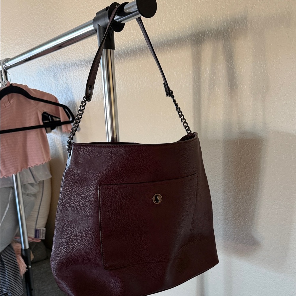Chic Burgundy Leather Shoulder Bag